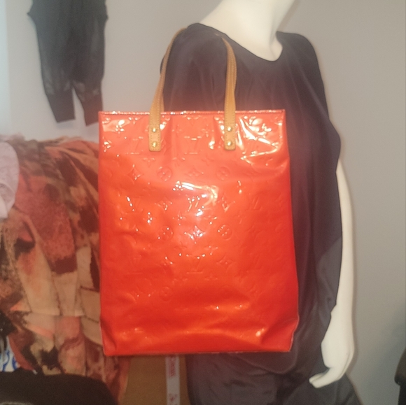 Louis Vuitton Red vernis tote monogram bag GUC - Picture 9 of 16
